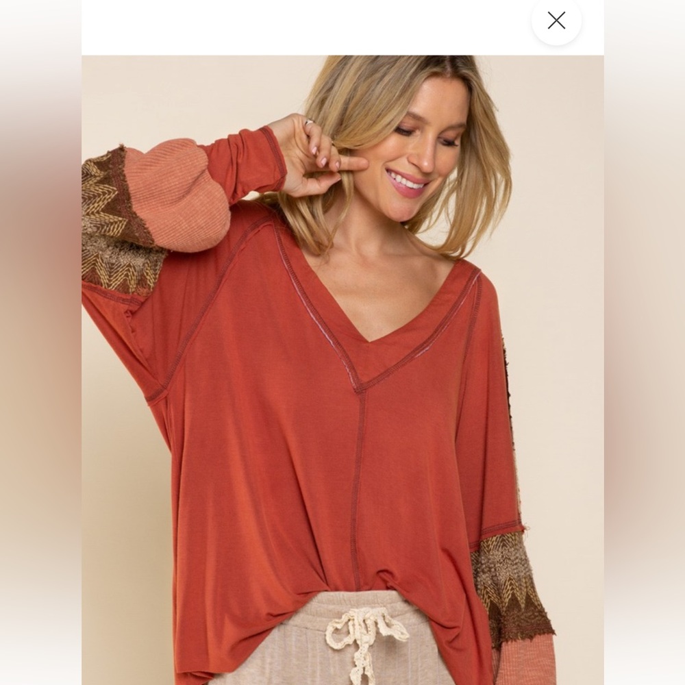 BP10🧡🤎POL playtime in a rust v-neck top w/gorg brown+gold crochet detail! - Picture 5 of 11